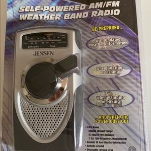 Like New Self Powered Weather AM/FM Band Radio